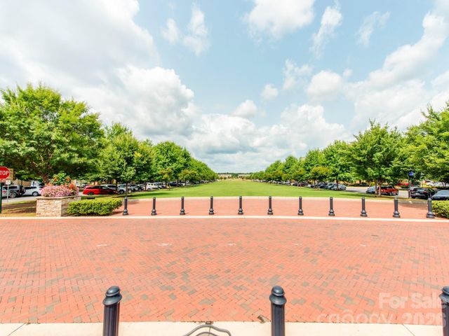 8022 Cornhill Avenue, Charlotte, NC 28277