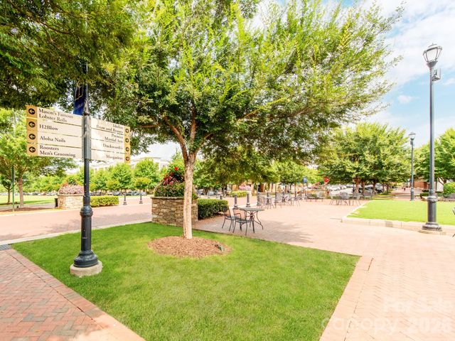 8022 Cornhill Avenue, Charlotte, NC 28277