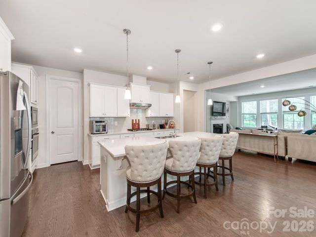 8022 Cornhill Avenue, Charlotte, NC 28277