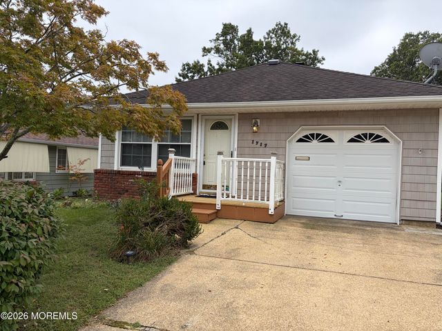 1717 Mount Idenburg Lane, Toms River, NJ 08753
