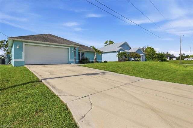 2222 NE 35th LN, Cape Coral, FL 33909
