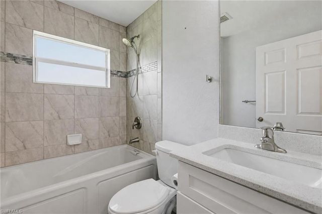 2222 NE 35th LN, Cape Coral, FL 33909