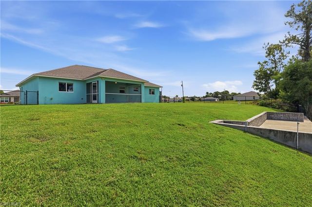 2222 NE 35th LN, Cape Coral, FL 33909