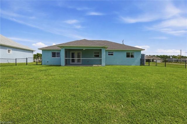 2222 NE 35th LN, Cape Coral, FL 33909