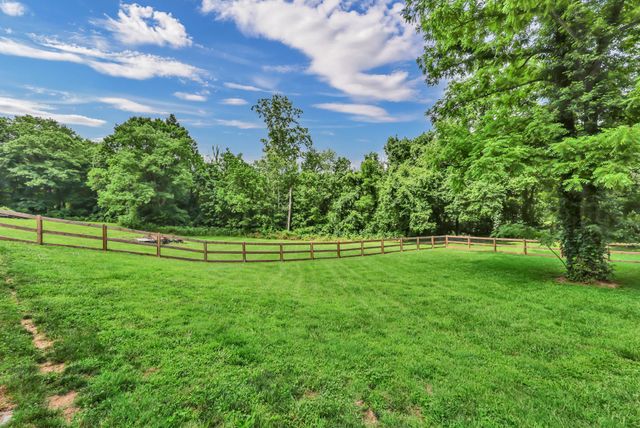 4980 Shiloh Bridge Rd, Cumberland Furnace, TN 37051