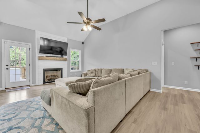 4980 Shiloh Bridge Rd, Cumberland Furnace, TN 37051