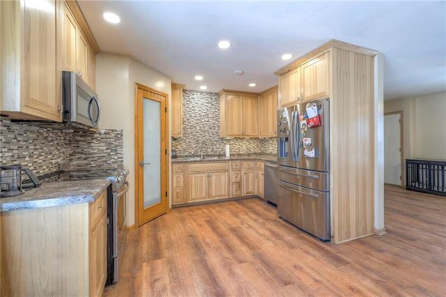 402 Prairie Lane, Belton, MO 64012