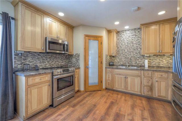 402 Prairie Lane, Belton, MO 64012