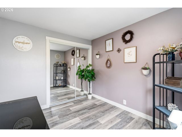 1051 W OAK St, Lebanon, OR 97355