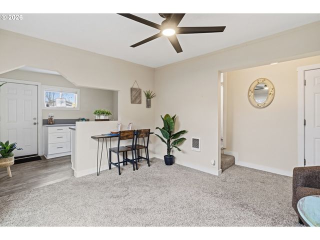 1051 W OAK St, Lebanon, OR 97355