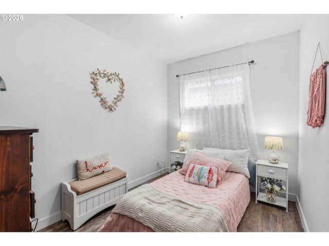 1051 W OAK St, Lebanon, OR 97355