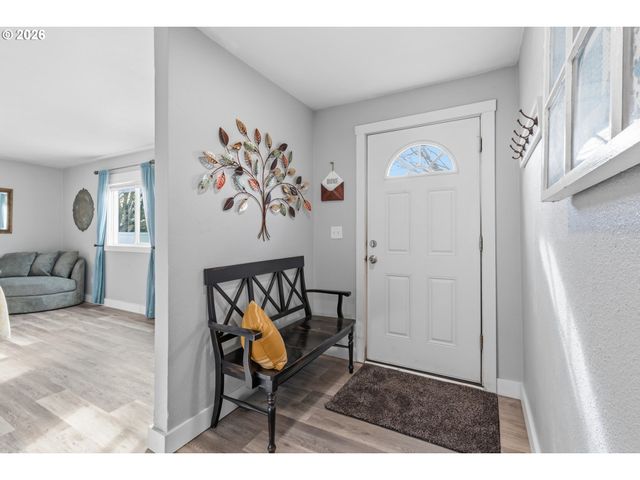 1051 W OAK St, Lebanon, OR 97355