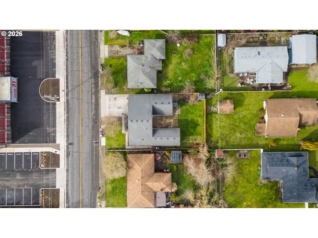 1051 W OAK St, Lebanon, OR 97355