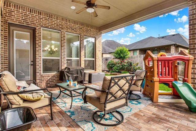 510 Blossom Cove Court, Pinehurst, TX 77362