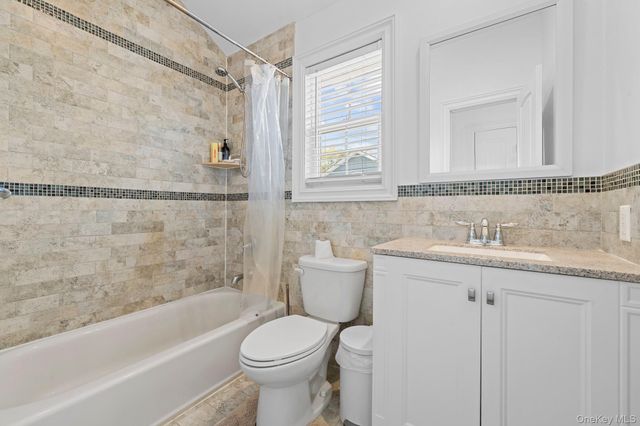 556 Park Avenue, West Hempstead, NY 11552