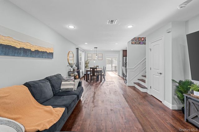 556 Park Avenue, West Hempstead, NY 11552