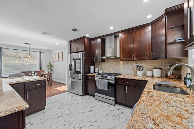 556 Park Avenue, West Hempstead, NY 11552