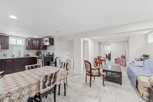 556 Park Avenue, West Hempstead, NY 11552