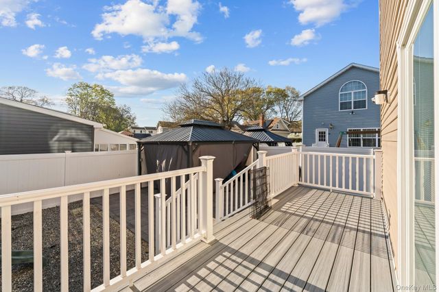 556 Park Avenue, West Hempstead, NY 11552