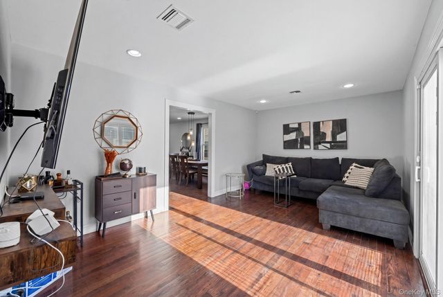 556 Park Avenue, West Hempstead, NY 11552
