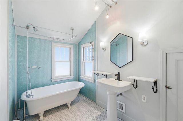 5847 Harrison Street, Kansas City, MO 64110