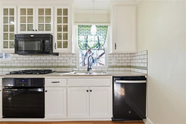 5847 Harrison Street, Kansas City, MO 64110