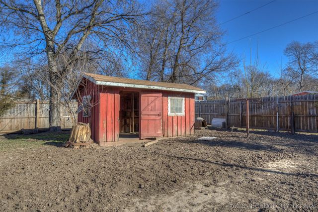 14205 E 11th Street, Tulsa, OK 74108