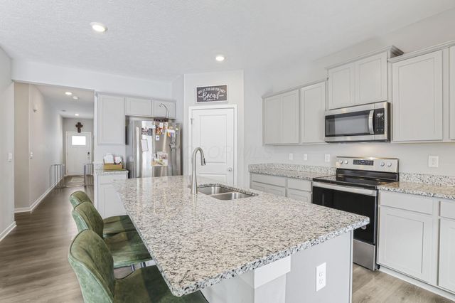 408 Jameson Lane, Newark, OH 43055