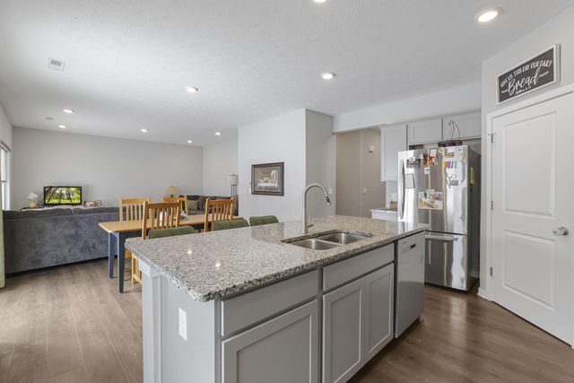 408 Jameson Lane, Newark, OH 43055