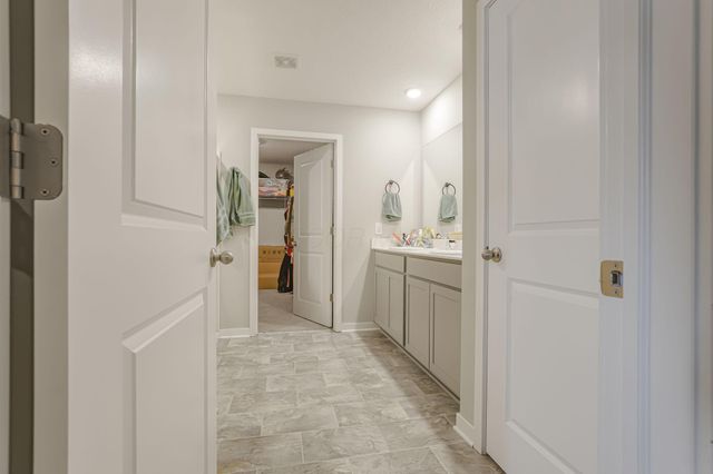 408 Jameson Lane, Newark, OH 43055