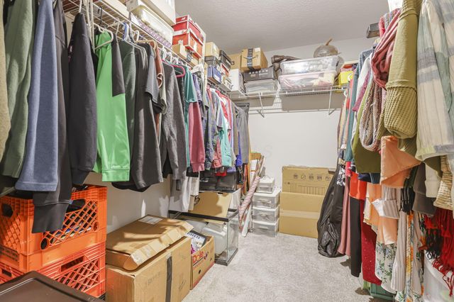 408 Jameson Lane, Newark, OH 43055