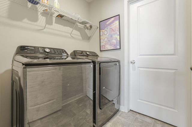 408 Jameson Lane, Newark, OH 43055