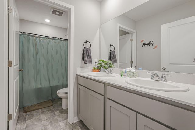 408 Jameson Lane, Newark, OH 43055