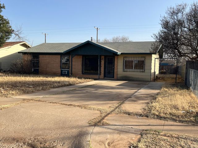 1804 E 1st Place, Lubbock, TX 79403