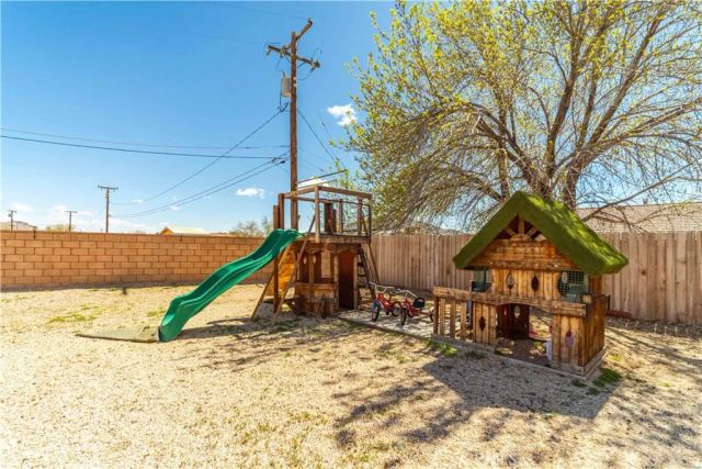 21550 Garibaldi Place, California City, CA 93505