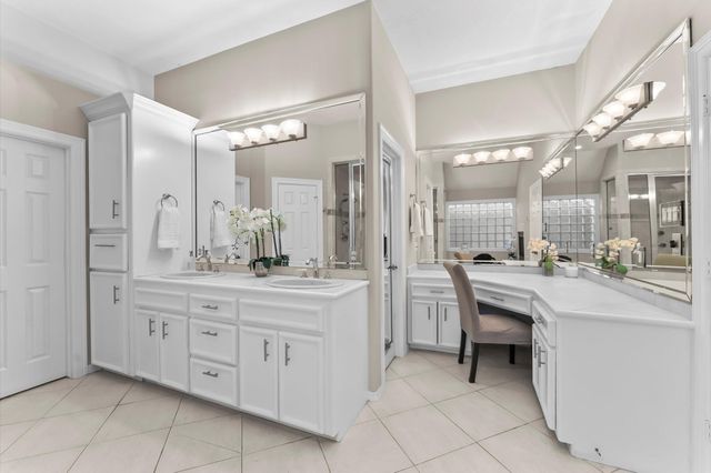 1135 Bayou Island Drive, Houston, TX 77063