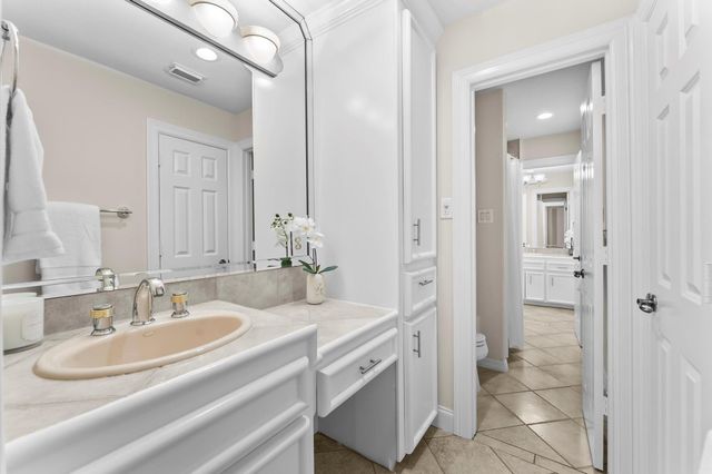 1135 Bayou Island Drive, Houston, TX 77063