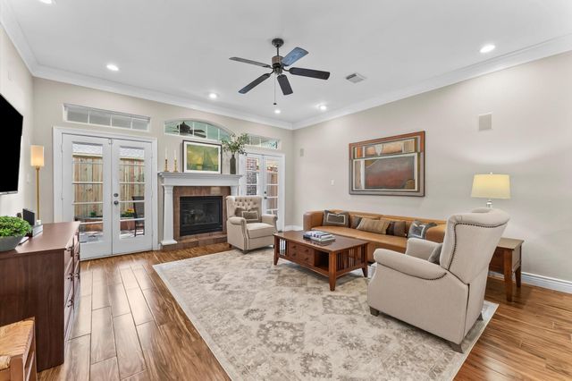 1135 Bayou Island Drive, Houston, TX 77063