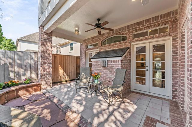 1135 Bayou Island Drive, Houston, TX 77063