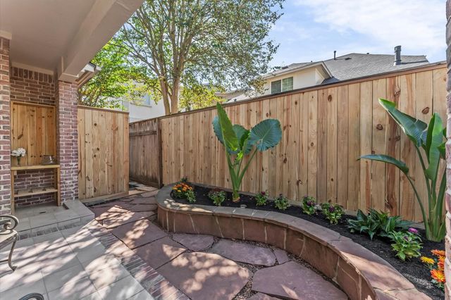 1135 Bayou Island Drive, Houston, TX 77063