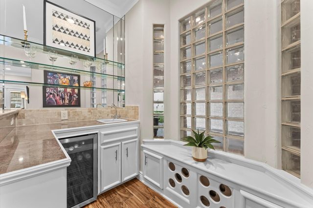 1135 Bayou Island Drive, Houston, TX 77063