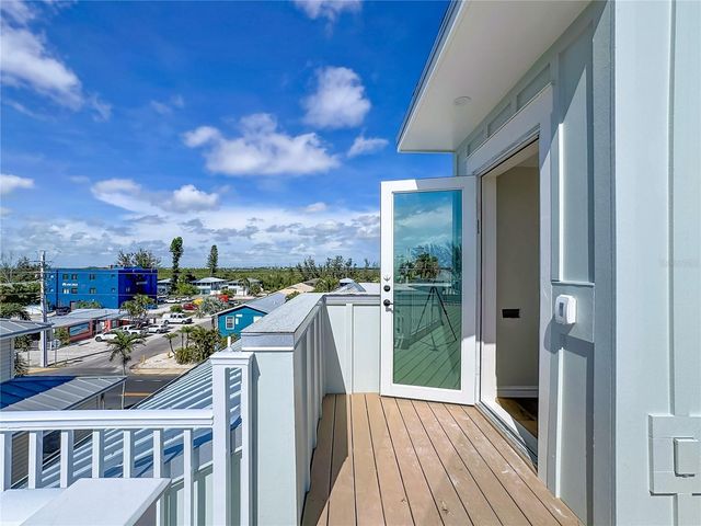 2918 GULF DRIVE, Bradenton Beach, FL 34217