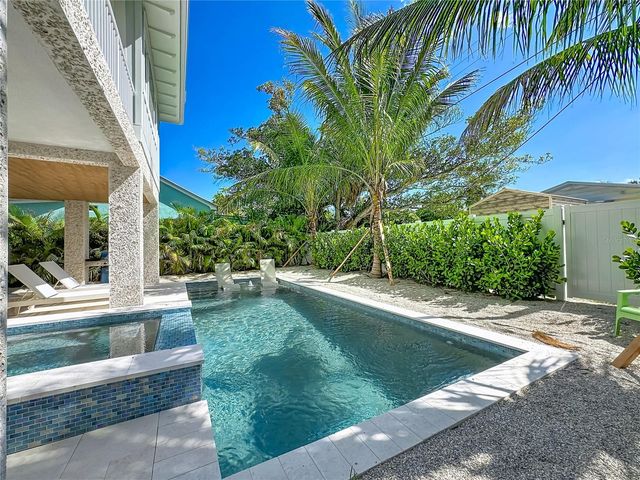 2918 GULF DRIVE, Bradenton Beach, FL 34217