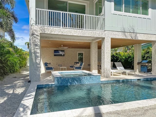 2918 GULF DRIVE, Bradenton Beach, FL 34217