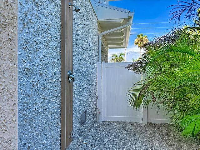 2918 GULF DRIVE, Bradenton Beach, FL 34217