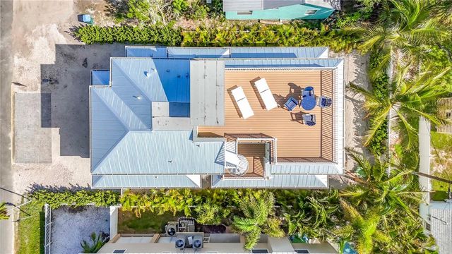 2918 GULF DRIVE, Bradenton Beach, FL 34217