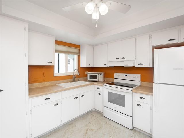3816 ROXANE BLVD 158, Sarasota, FL 34235