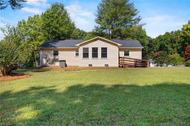 5341 Leesa Drive, Clemmons, NC 27012