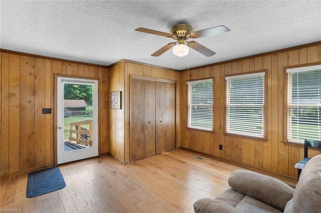 5341 Leesa Drive, Clemmons, NC 27012