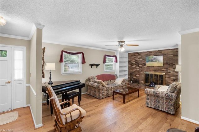 5341 Leesa Drive, Clemmons, NC 27012